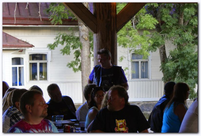 802x537 pixels (70K)